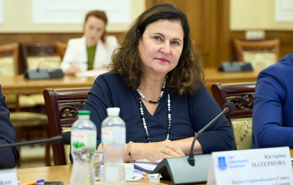 უკრაინაში ევროკავშირის ელჩი აცხადებს, რომ დასავლელი დიპლომატები კიევის დატოვებას არ აპირებენ