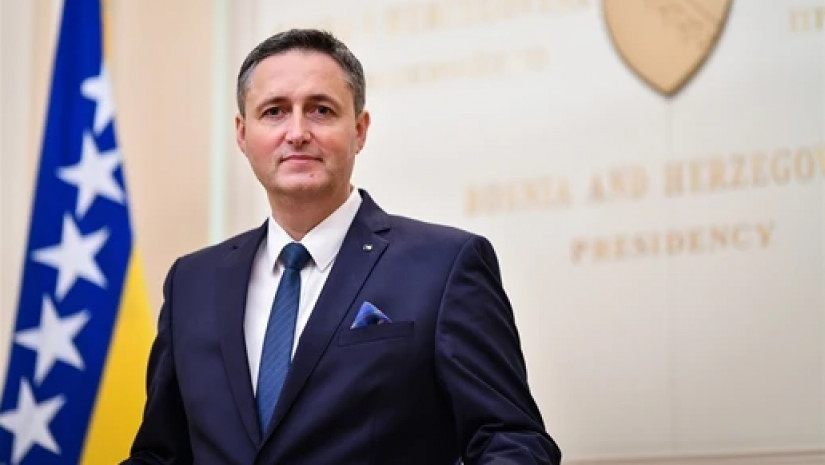 მიხეილ ყაველაშვილს ბოსნიისა და ჰერცეგოვინის პრეზიდიუმის თავმჯდომარე დენის ბეჩიროვიჩი საქართველოს დამოუკიდებლობის დღეს ულოცავს