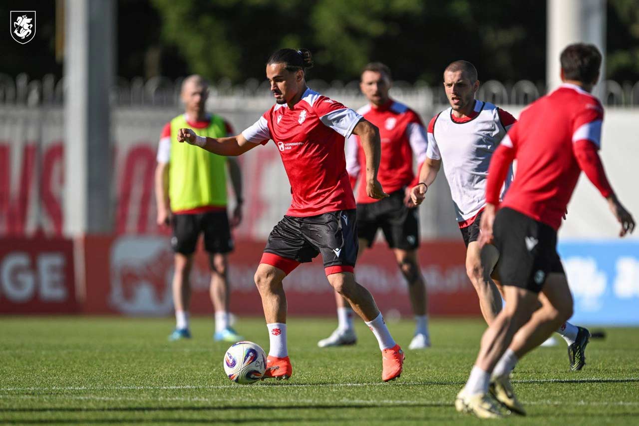 საქართველოს ნაკრები კვლავ არასრული შემადგენლობით ემზადება - გუნდს ოთხი ფეხბურთელი საკლუბო მატჩების შემდეგ შეუერთდება #1TVSPORT
