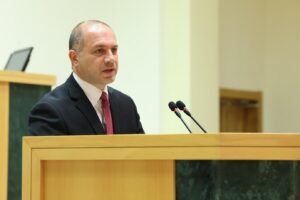 გივი მიქანაძემ საქართველოს პარლამენტში უმაღლესი განათლების სისტემის რეფორმის შესახებ ისაუბრა