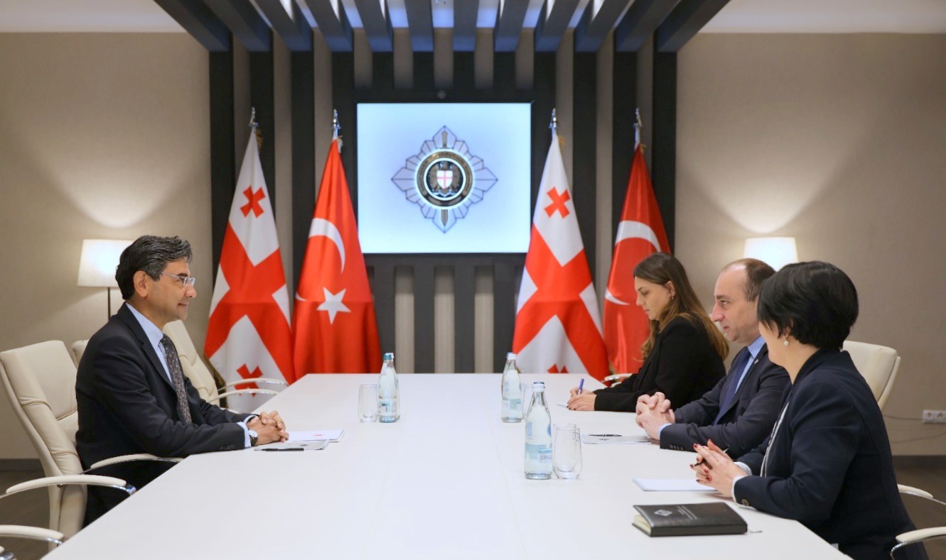 სუს-ის უფროსმა, გეკა გელაძემ თურქეთის ელჩ მუსტაფა თურქერ არისთან გაცნობითი შეხვედრა გამართა