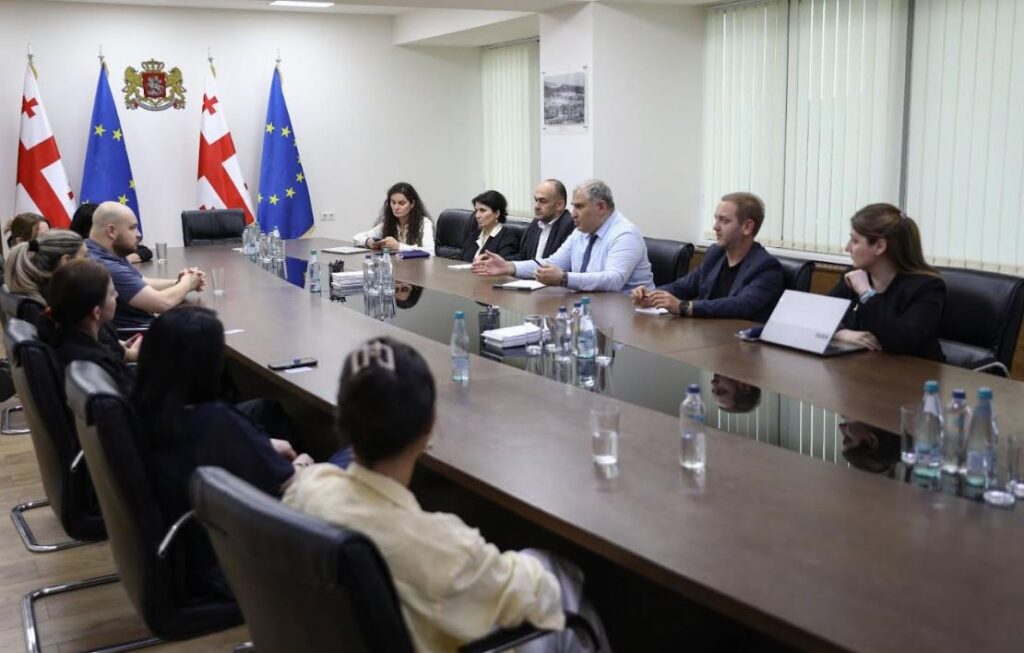 ჯანდაცვის სამინისტროში ცისტური ფიბროზის მქონე პაციენტების მშობლებთან მორიგი შეხვედრა გაიმართა