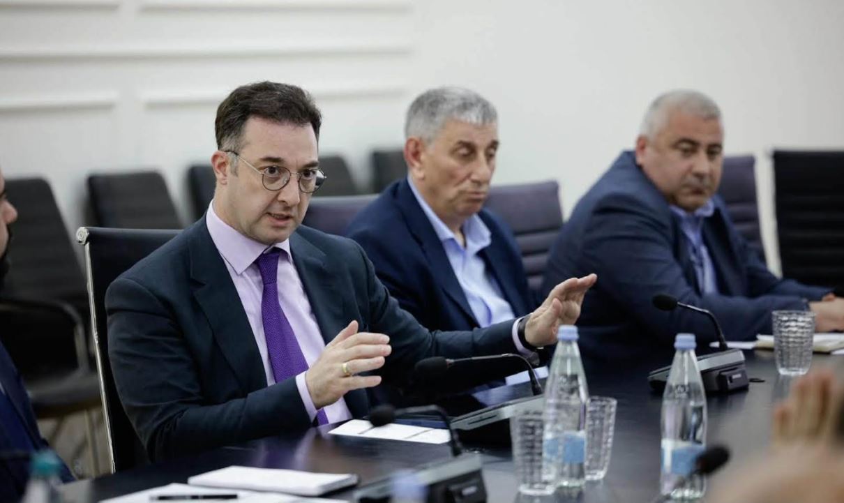 დავით სონღულაშვილი რძისა და რძის პროდუქტების მწარმოებელთა ასოციაციის წარმომადგენლებს და დარგის სპეციალისტებს შეხვდა
