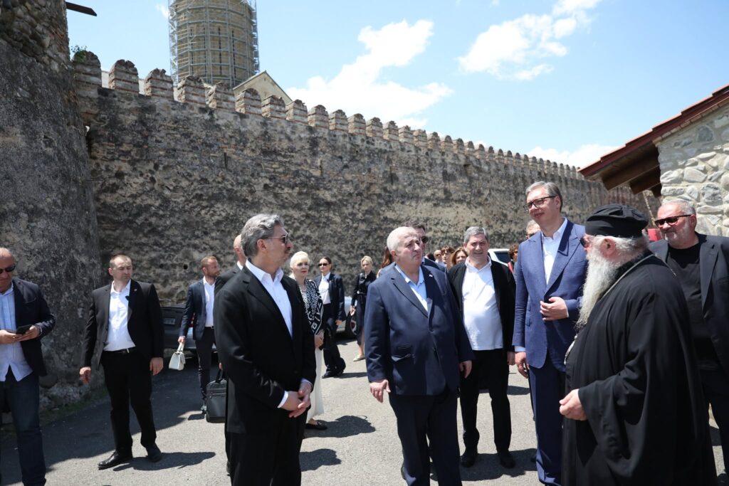 მიხეილ ყაველაშვილი და ალექსანდრ ვუჩიჩი, მეუღლეებთან ერთად, კახეთს ესტუმრნენ
