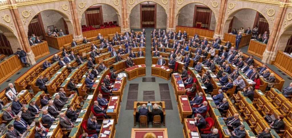 უნგრეთის პარლამენტში შეიტანეს კანონი, რომელიც სოციალისტური პერიოდის სახელმწიფო უშიშროების სამსახურის აგენტების დოსიეების გასაჯაროების ითვალისწინებს