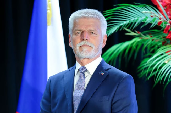ჩეხეთის საკონსტიტუციო სასამართლოს პირველადი დადგენილებით, პრეზიდენტი პეტერ პაველი ნატო-ს სამიტს უნდა დაესწროს
