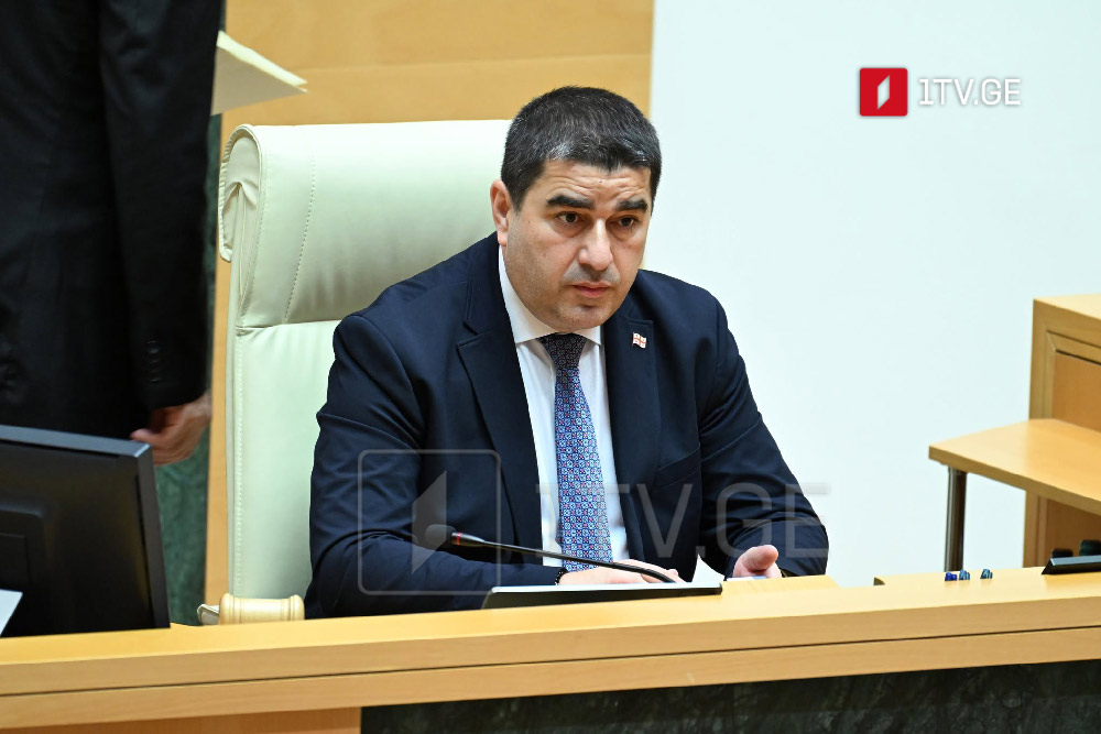 შალვა პაპუაშვილმა „გახარია საქართველოსთვის“ წევრებს მიმართა – „მანდატებს დავტოვებთო, სხვა რამეს კი არ აკეთებდით 2024 წლის არჩევნების შემდეგ, როდესაც ხალხის მიერ მონიჭებულ მანდატს არ იყენებთ“