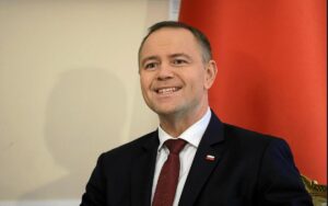 გამოკითხვის მიხედვით, პოლონეთში პრეზიდენტ კაროლ ნავროცკის რეიტინგი, გასულ თვესთან შედარებით, 8,45 პროცენტით გაიზარდა