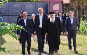 გივი მიქანაძე და ზურაბ პატარაძე შუახევში წმინდა ტბელ აბუსერისძის სახელობის სასწავლო უნივერსიტეტში იმყოფებოდნენ