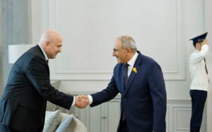 სომხეთში ვიზიტის ფარგლებში, სულხან თამაზაშვილი ნიკოლ ფაშინიანს შეხვდა