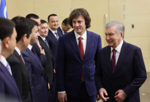 ირაკლი კობახიძე – უზბეკეთის დელეგაციასთან გაფართოებული ფორმატის შეხვედრისას კიდევ ერთხელ დავადასტურეთ ჩვენი საერთო ერთგულება საქართველოსა და უზბეკეთს შორის თანამშრომლობის გაძლიერებისადმი