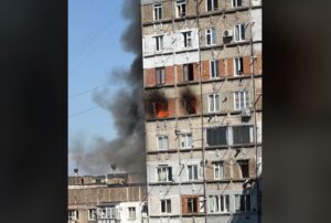 თბილისში ერთ-ერთ საცხოვრებელ კორპუსში ხანძარია
