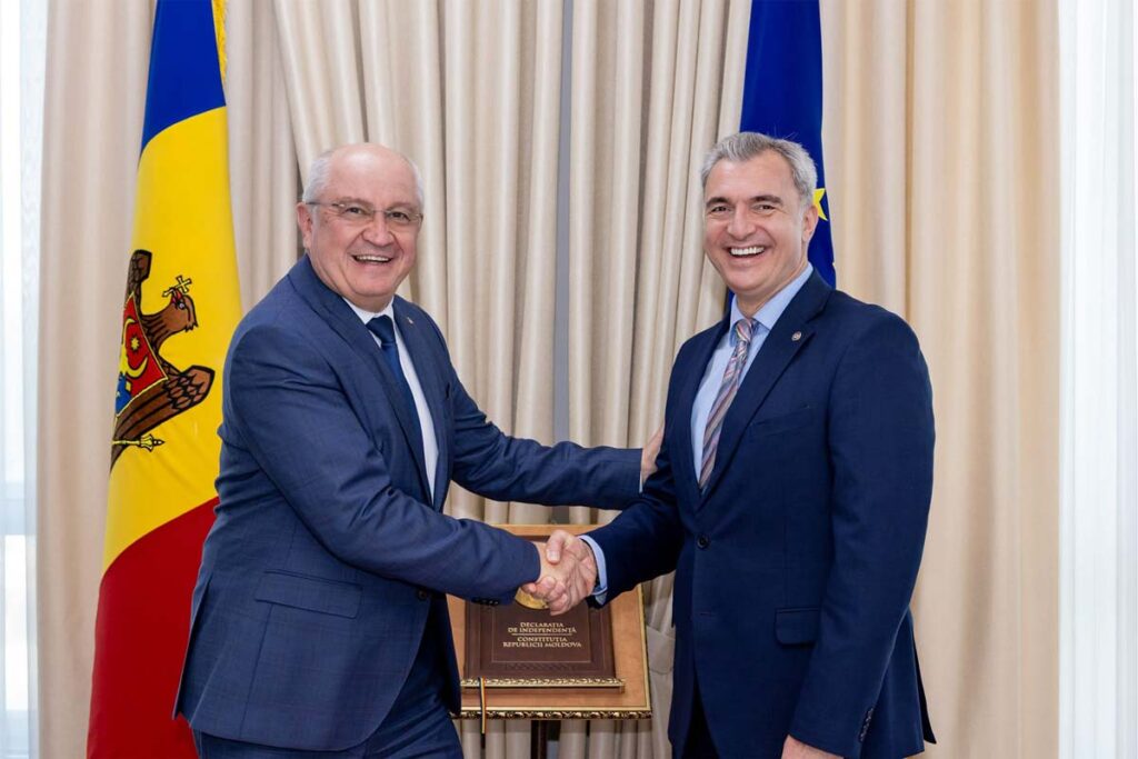 მოლდოვის პრემიერის გადადგომის შემდეგ, ქვეყნის მთავრობის დროებითი მეთაური ევგენ ოსმოჩესკუ იქნება