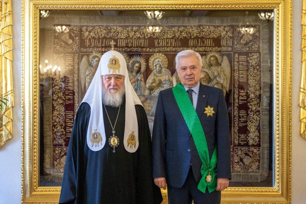 მედიის ცნობით, რუსეთის პატრიარქისა და ნავთობკომპანია „ლუკოილის“ დამფუძნებლის სახელები ევროკავშირის მიერ რუსეთის წინააღმდეგ სანქციების 21-ე პაკეტის პროექტიდან ამოიღეს