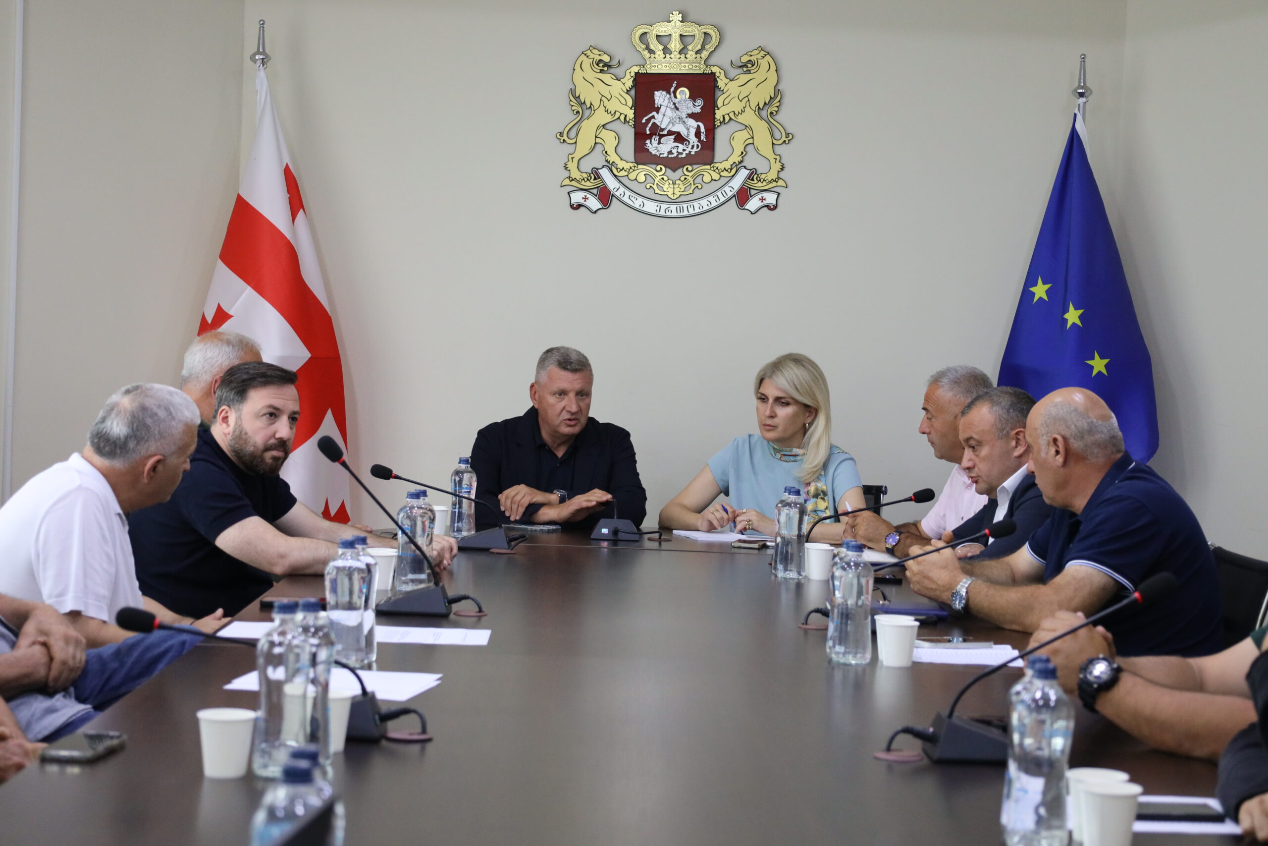 რაჭა-ლეჩხუმისა და ქვემო სვანეთის რეგიონში „აგროთანადაფინანსების სახელმწიფო პროგრამის“ შესახებ საინფორმაციო შეხვედრა ჩატარდა