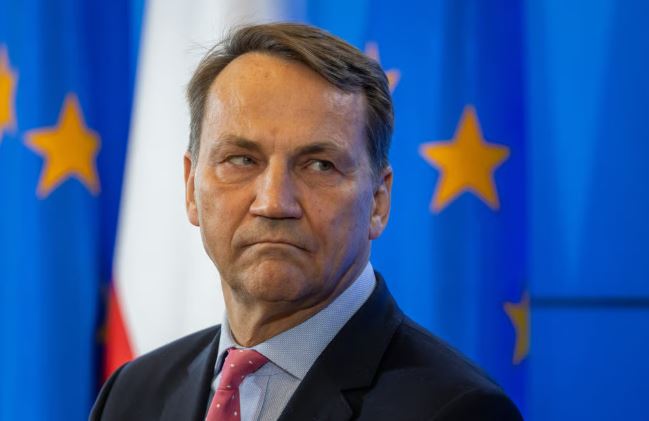 რადოსლავ სიკორსკი – ჰეი, ილონ მასკ, დიდო კაცო, შეწყვიტე „სტარლინკის“ პოლონელი მომხმარებლების დისკრიმინაცია, თორემ შესაძლოა, გადავხედოთ თქვენი მომსახურებისთვის ყოველწლიური დაფინანსების საკითხს