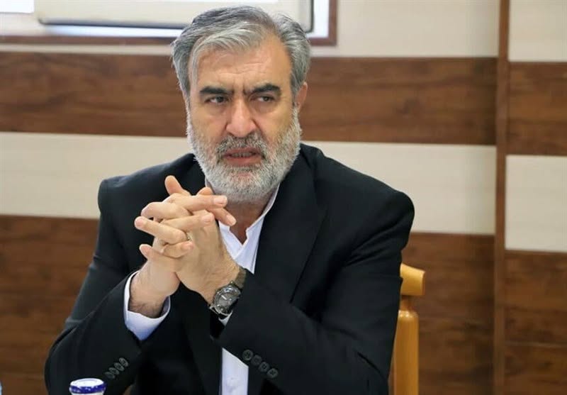 ებრაჰიმ აზიზი – დონალდ ტრამპმა, ჰორმუზის სრუტესთან დაკავშირებით გაუთავებელი მუქარის ნაცვლად, საკუთარ უსაფრთხოებაზე უნდა იდარდოს
