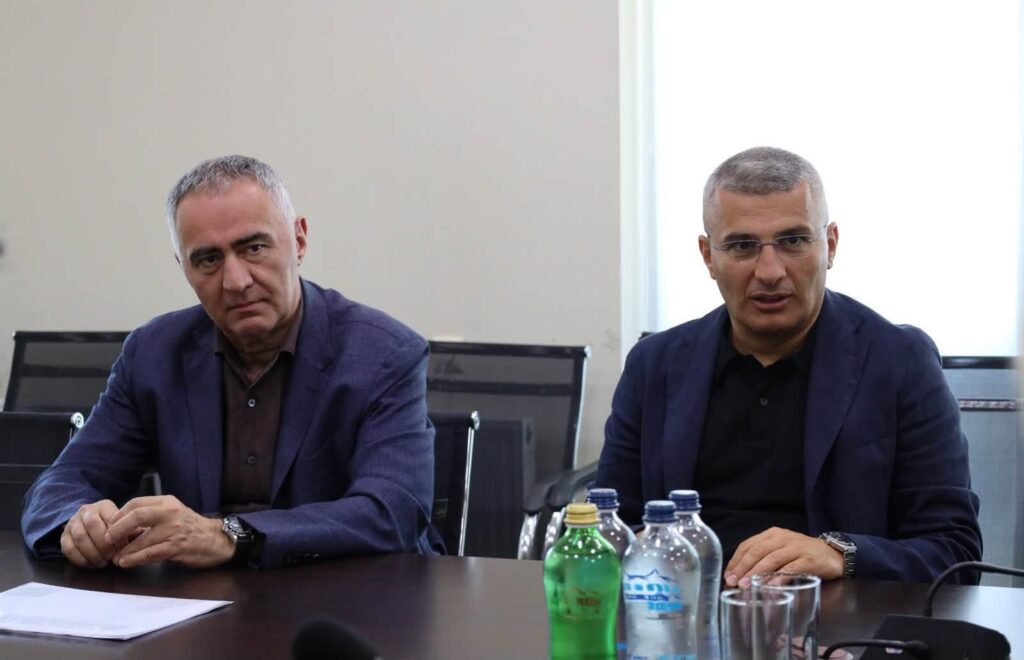 მამუკა მდინარაძემ გურიასა და რაჭა-ლეჩხუმ-ქვემო სვანეთში სახელმწიფო რწმუნებულებთან და მოადგილეებთან სამუშაო შეხვედრები გამართა