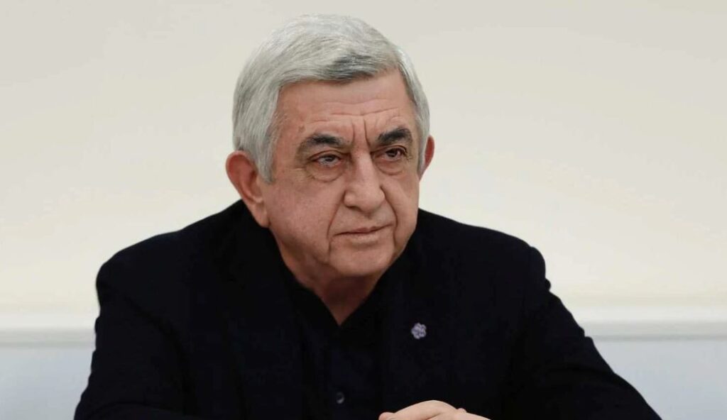 სომხეთის ყოფილ პრეზიდენტს, სერჟ სარგსიანს განსაკუთრებით დიდი ოდენობით ფულის გათეთრებისა და განსაკუთრებით დიდი ოდენობით ქრთამის აღების საქმეზე შინაპატიმრობა შეეფარდა
