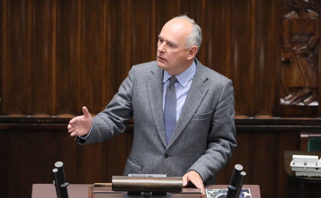 პოლონეთის თავდაცვის მინისტრის მოადგილე აცხადებს, რომ პოლონეთი რუსეთის მხრიდან საფრთხის მიუხედავად ქვეყანაში ბირთვული იარაღის განთავსებას გამორიცხავს