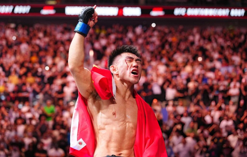 UFC | სონგ იადონგმა შანხაიში ჩატარებულ ღონისძიებაზე უმარ ნურმაგომედოვი დაამარცხა #1TVSPORT