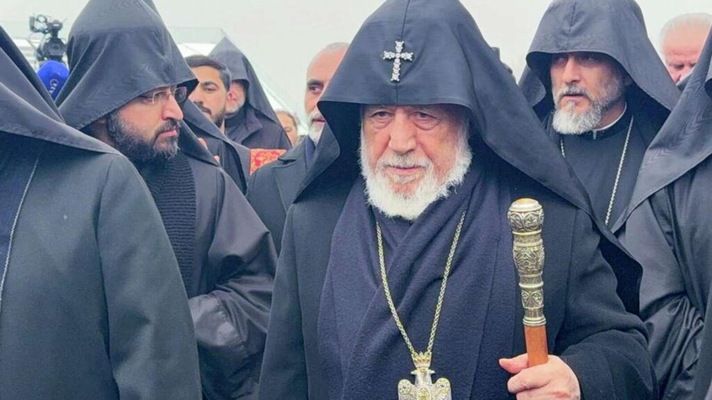 სომეხთა კათოლიკოსის საქმის განხილვაზე უკვე მესამე მოსამართლემ განაცხადა უარი