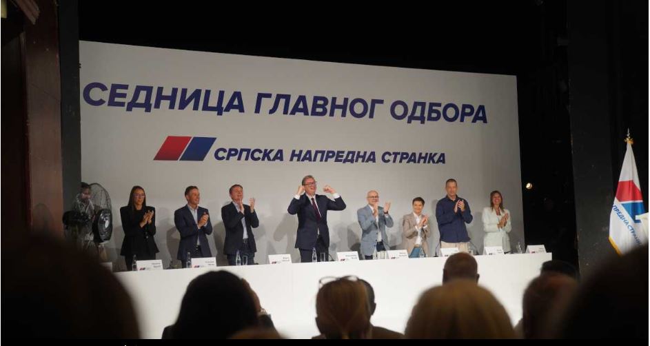 სერბეთის ვადამდელ საპარლამენტო არჩევნებში ალექსანდრ ვუჩიჩი მმართველი „პროგრესული პარტიის“ პრემიერ-მინისტრობის კანდიდატად დასახელდა