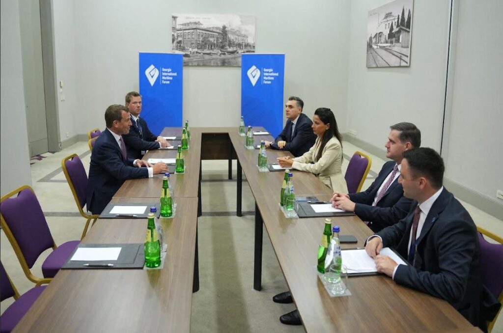 მარიამ ქვრივიშვილი Maritime Passport-ის დამფუძნებელს და დირექტორს, პიტერ ფილიპსსა და მარტინ უაითს შეხვდა