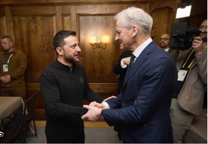 ვოლოდიმირ ზელენსკი ოსლოში ნორვეგიის პრემიერ-მინისტრს, იონას გარ სტორეს შეხვდა