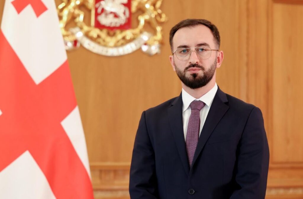პრეზიდენტის ადმინისტრაციის უფროსად ლუკა ეხვაია დაინიშნა