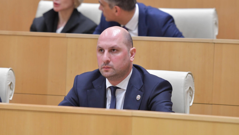 ირაკლი ხელაძე – მზარდმა ეკონომიკურმა ტენდენციამ მოქალაქეებში მაღალი შემოსავალი გააჩინა, ქონების გადასახადზე მათ გარკვეული წუხილი ჰქონდათ, ეს გადაწყვეტილება გამოძახილია, რომ მათ შევუმსუბუქოთ გადასახადი