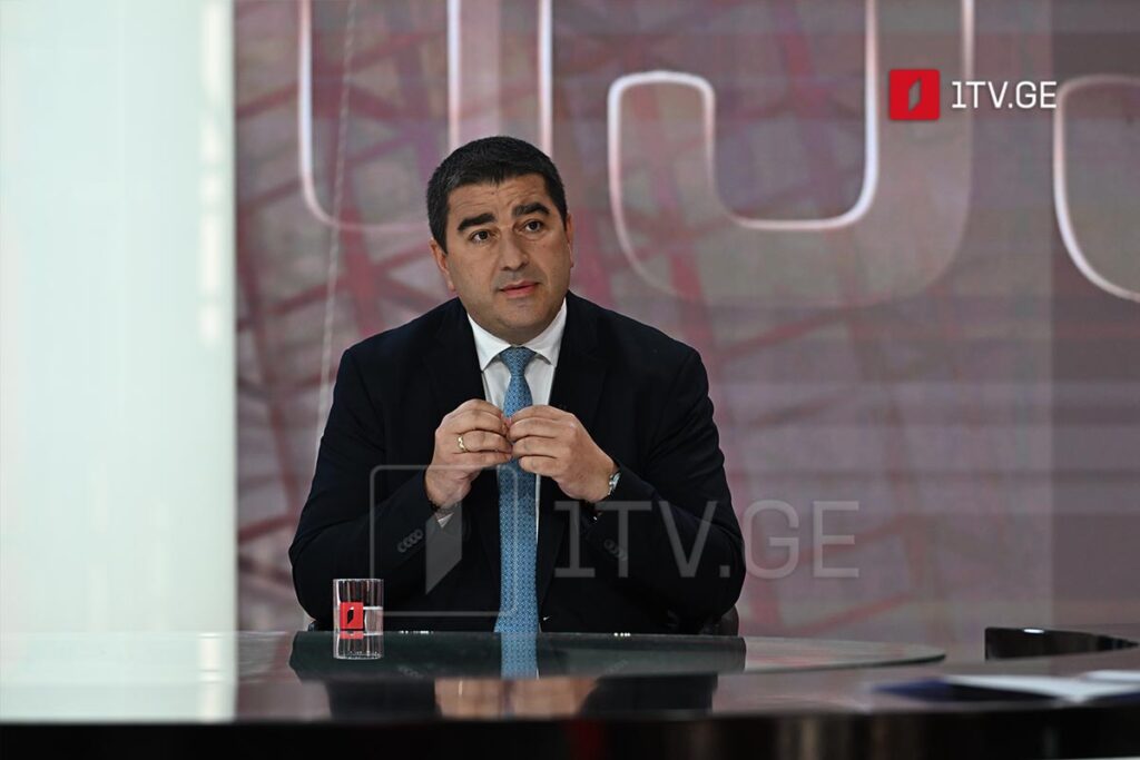 შალვა პაპუაშვილი – ნუ ჰგონია უცხოეთის რომელიმე წარმომადგენელს, ან აქ, ან გარეთ, რომ საქართველოს ხელისუფლება დაუვიწყებს, რომ არავის დაუგმია 4 ოქტომბერს ხელისუფლების ძალადობრივად ხელში ჩაგდების მცდელობა