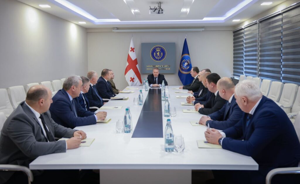 მერაბ გამყრელიძე რეგიონული სამმართველოების ხელმძღვანელებს შეხვდა