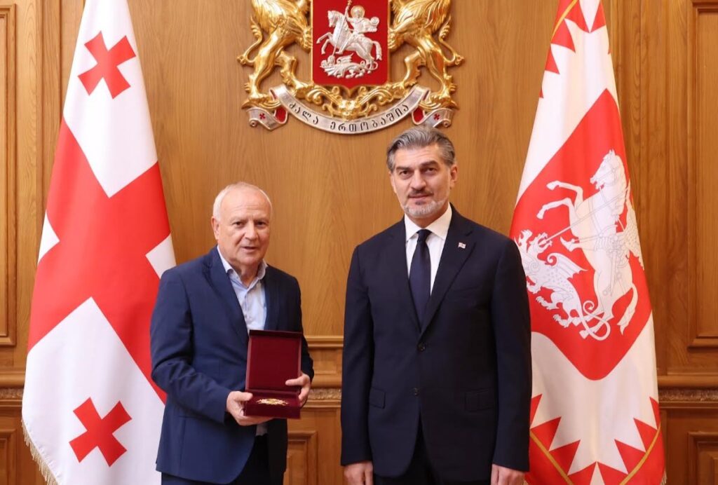 მიხეილ ყაველაშვილმა მედიცინის მეცნიერებათა დოქტორი, პროფესორი ნუგზარ უბერი ბრწყინვალების ორდენით დააჯილდოვა
