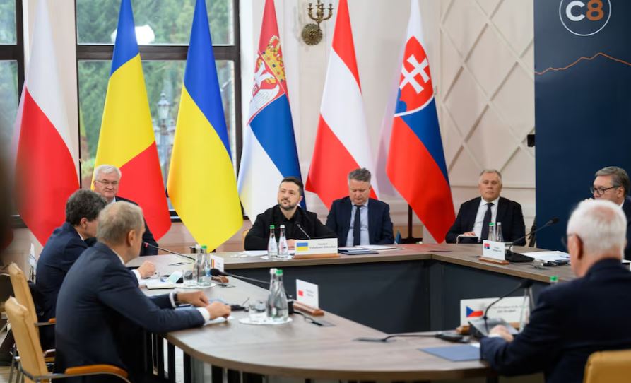 ვოლოდიმირ ზელენსკიმ ახალი რეგიონული გაერთიანება „კარპატების რვიანი“ დააფუძნა