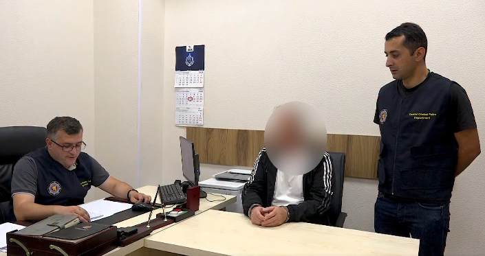 სამართალდამცველებმა ინტერპოლის წითელი ცირკულარით ძებნილი თურქეთის მოქალაქე დააკავეს