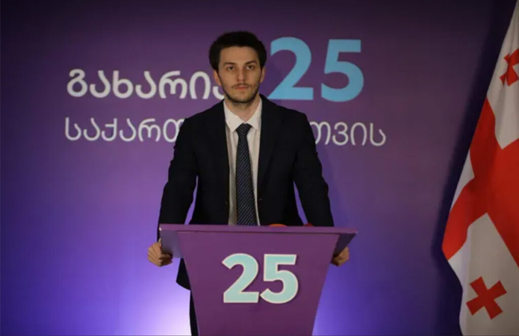 გიორგი ჭანტურია – ჯერ ბარამიძემ წარმოთქვა სასწაული ფრაზა, შემდეგ გვარამიამ, გვეგონა, სპონტანურად ილაპარაკეს სისულელეები, მაგრამ, როგორც ჩანს, დაგეგმილი აქვთ კამპანია, ყურადღების ცენტრში მოხვდნენ