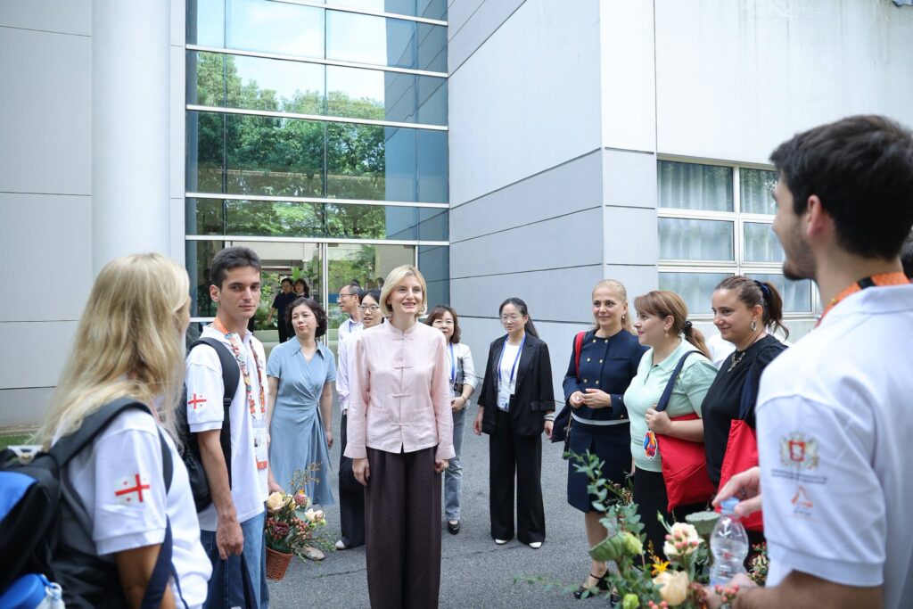 საქართველოს განათლების, მეცნიერებისა და ახალგაზრდობის მინისტრის მოადგილე ბაია კვიციანი, შანხაიში სამუშაო ვიზიტის ფარგლებში, ურბანული მშენებლობის მენეჯმენტის კოლეჯს ესტუმრა