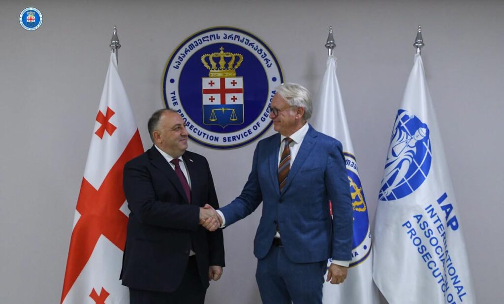 გიორგი გვარაკიძე პროკურორთა საერთაშორისო ასოციაციის გენერალურ მდივანს, როელ დონას შეხვდა