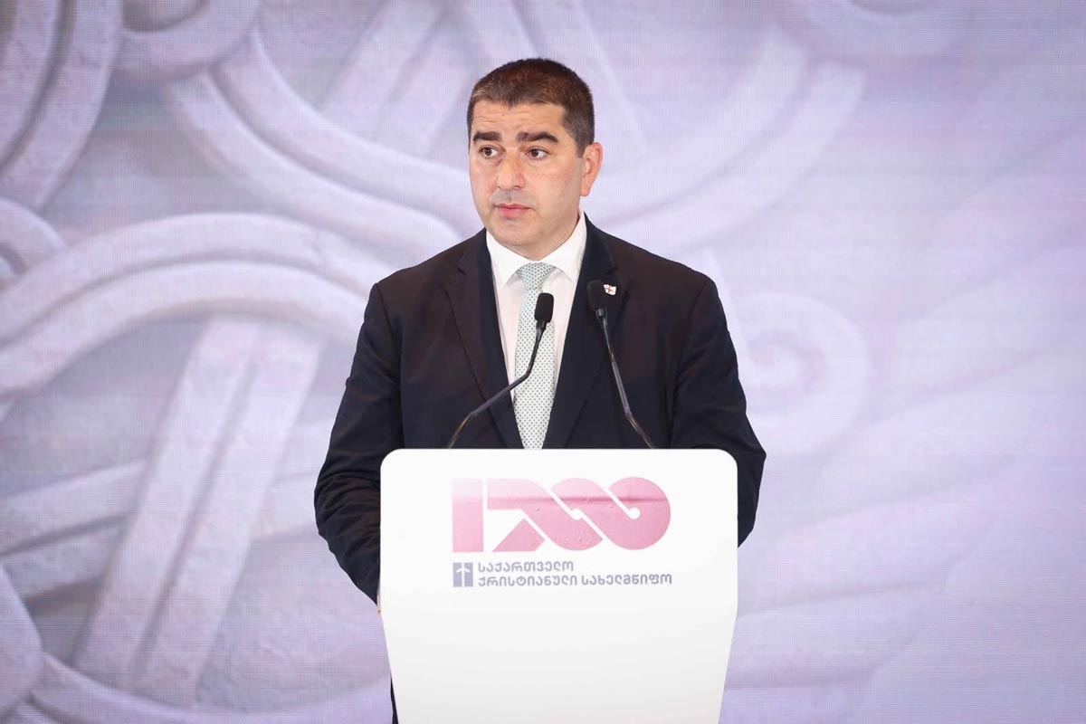 შალვა პაპუაშვილი - რწმენისა და საზოგადოების გამიჯვნა ნიშნავს უარის თქმას არა მხოლოდ წარსულზე, არამედ დღევანდელობის მორალურ და ეთიკურ საფუძვლებზეც, ზნეობრივ ხერხემალზე, რომელსაც თითოეული ქართველი ეყრდნობა 