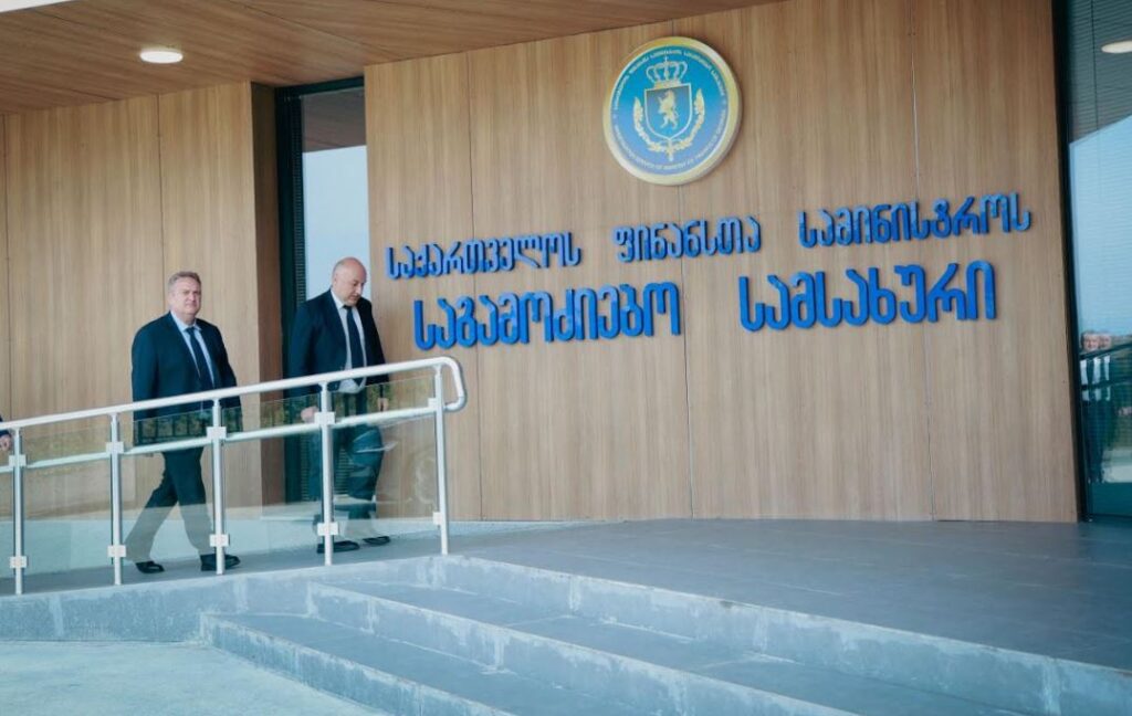 საგამოძიებო სამსახურის უფროსმა, მერაბ გამყრელიძემ კახეთის რეგიონში სამუშაო შეხვედრა გამართა