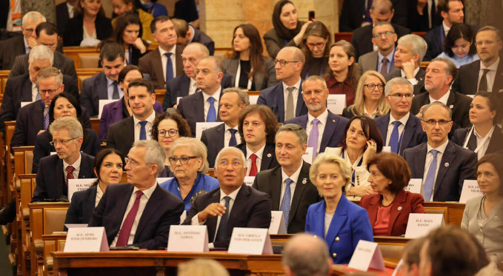ირაკლი კობახიძე, უნგრეთის პრემიერ-მინისტრის, პეტერ მადიარის მიწვევით, უნგრეთის რევოლუციის 70 წლის საიუბილეო ღონისძიებებს დაესწრო