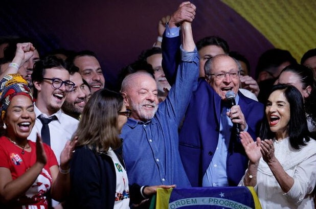 ბრაზილიის მემარჯვენე საპრეზიდენტო კანდიდატი ფლავიო ბოლსონარუ არჩევნებში დამარცხებას არ აღიარებს და შედეგების გაუქმებას მოითხოვს