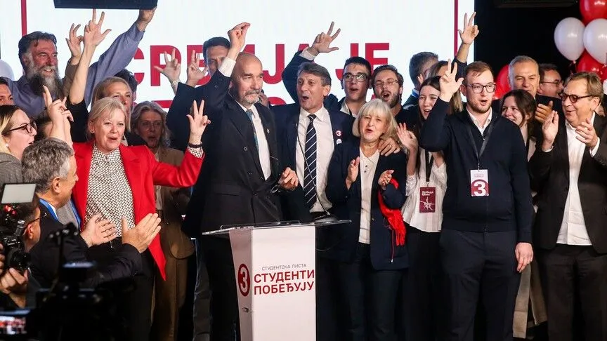 სერბეთის არჩევნებში გამარჯვებულმა ბლოკმა, „სტუდენტურმა სიამ“ მედიის საქმიანობაში ჩარევა დაგმო – „მედიას პარლამენტში ინსტიტუციური ბრძოლით გავათავისუფლებთ“