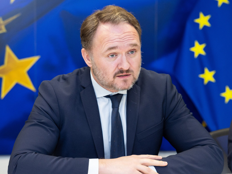 ევროკომისარი დენ იორგენსენი – მომავალი ზამთარი ბევრი ევროპელისთვის რთული იქნება, თითქმის 50 მილიონ ადამიანს არ შეუძლია საკუთარი სახლის სათანადოდ გათბობა, წელს ეს მაჩვენებელი სავარაუდოდ უფრო მაღალი იქნება