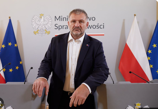 პოლონეთის გენპროკურორი – პრეზიდენტმა ნავროცკიმ ემოციების გასაღვივებლად სიტუაციით ისარგებლა, მიუღებელია მოსამართლეებზე თავდასხმა და შენობაში შეჭრა, იმედია, პროკურატურა შესაბამის ზომებს მიიღებს