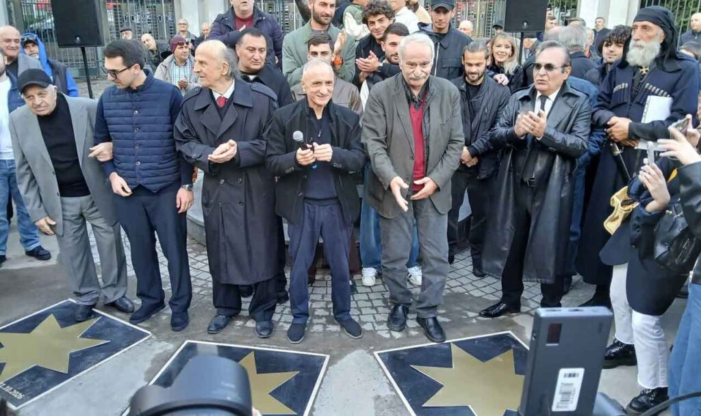 თბილისის „დინამოს“ ლეგენდარულ კაპიტნებს ეროვნულ სტადიონთან ვარსკვლავები გაუხსნეს #1TVSPORT