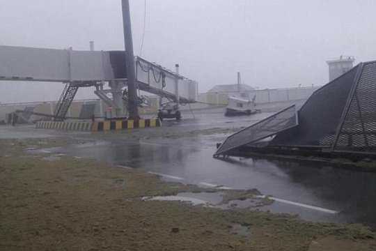 «Իրմա» փոթորկի հարվածից ավերվել է աշխարհի ամենավտանգավոր օդանավակայաններից մեկը