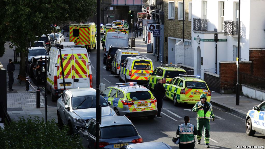 Полиция расследует взрыв в метро в Лондоне как теракт