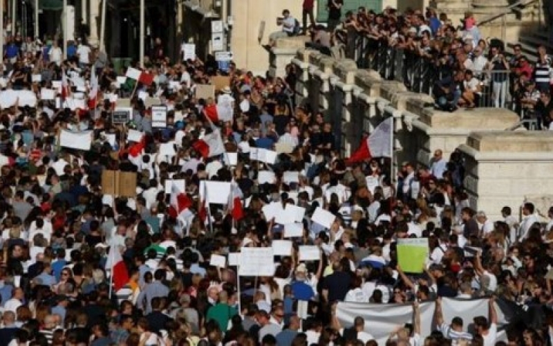 На Мальте опять прошел многотысячный митинг из-за убийства журналистки